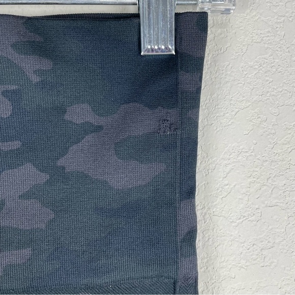 Spanx Green Black Camouflage Camo Seamless Ankle Athletic Leggings Size Medium - Picture 5 of 5
